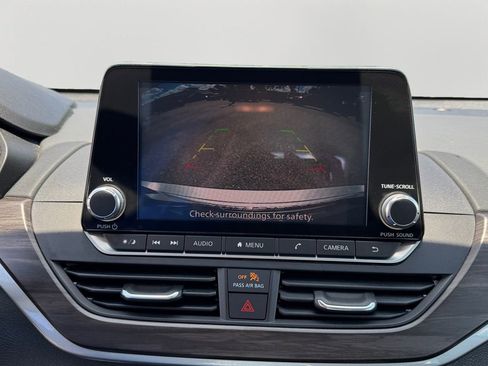 Used 2024 Nissan Altima 2.5 SV FWD image 26