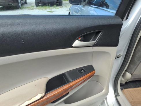 Used 2011 Honda Accord EX image 5