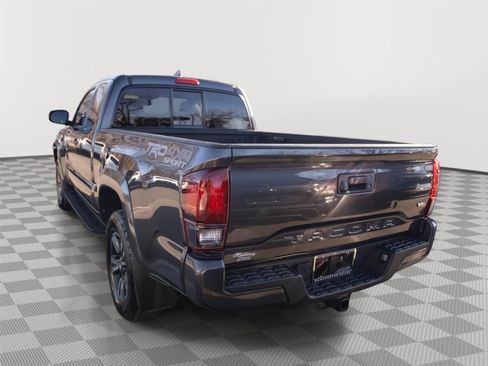 Used 2018 Toyota Tacoma TRD Sport image 15