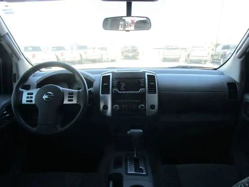 Used 2016 Nissan Frontier Desert Runner image 11