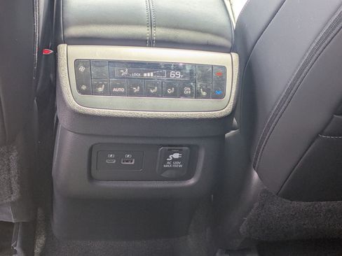 Used 2024 Nissan Pathfinder Platinum AWD/4WD image 25