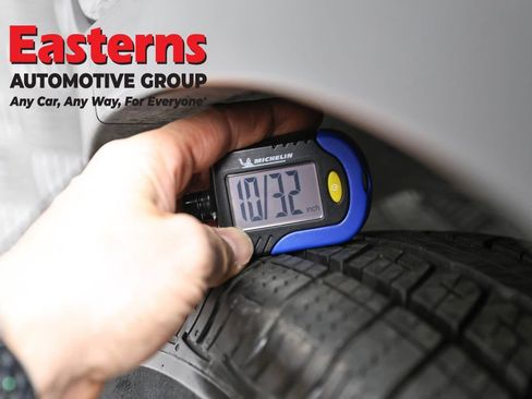 Used 2019 Chevrolet Trax LT FWD image 28