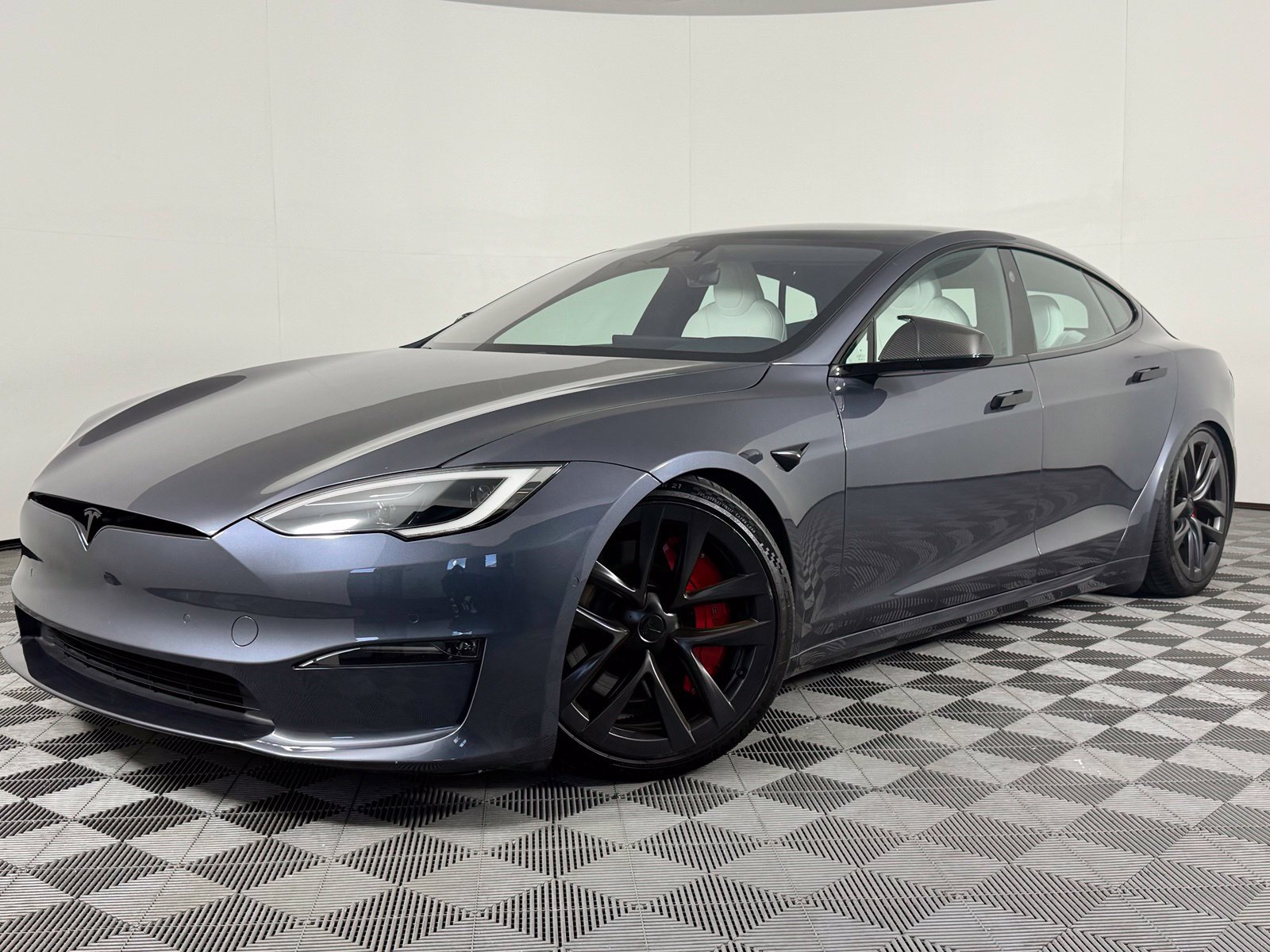 Used 2022 Tesla Model S Plaid AWD/4WD image 32