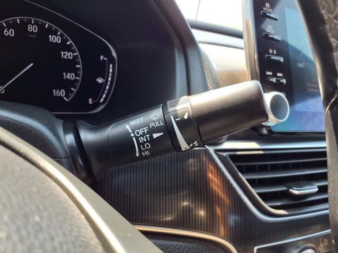 Used 2018 Honda Accord Sport image 18