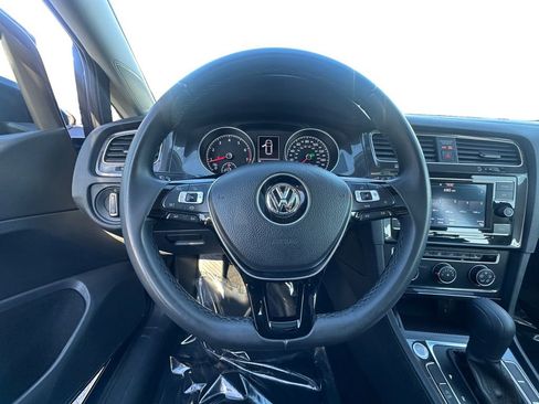 Used 2021 Volkswagen Golf 4-Door image 12