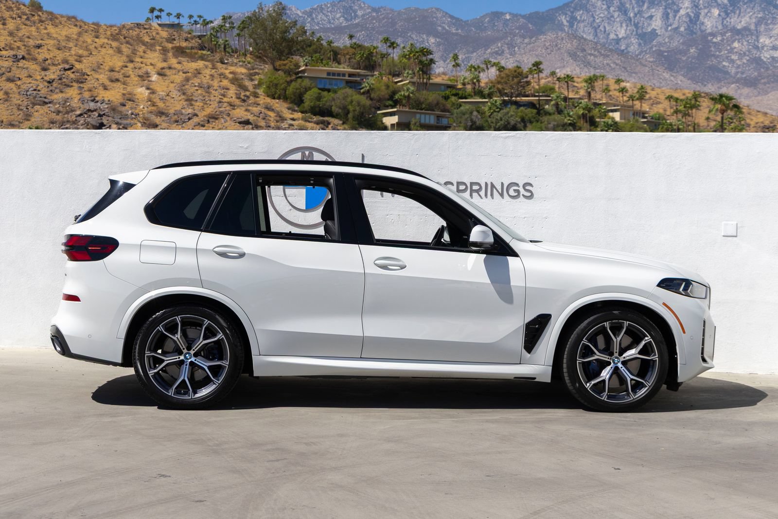 Certified 2024 BMW X5 xDrive50e w/ Executive Package AWD/4WD image 6