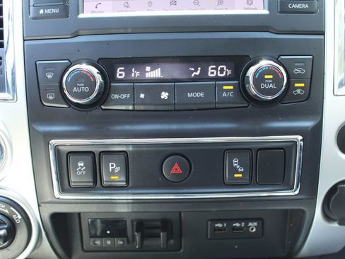 Used 2019 Nissan Titan SV w/ SV Convenience Package AWD/4WD image 19
