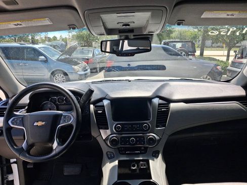 Used 2019 Chevrolet Suburban LT RWD image 10