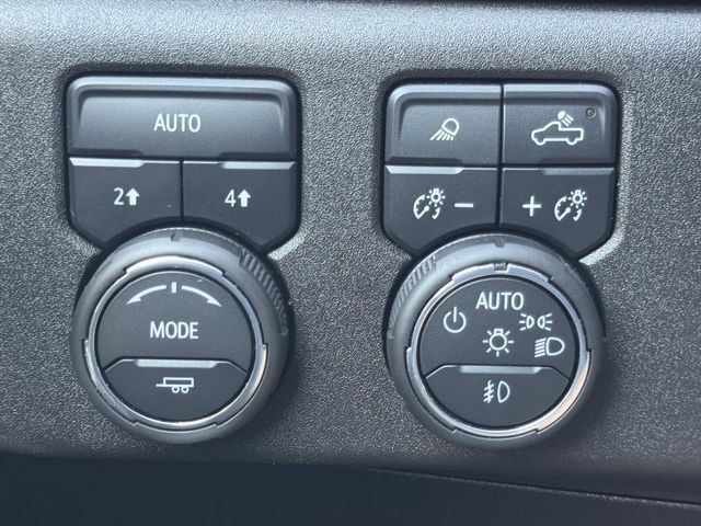 Used 2025 Chevrolet Silverado 1500 RST w/ Convenience Package II AWD/4WD image 26