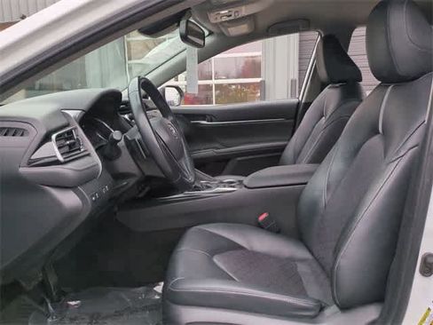 Used 2019 Toyota Camry XSE image 17