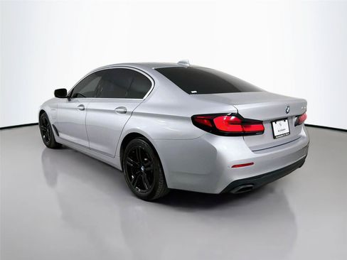 Used 2021 BMW 530e w/ Convenience Package RWD image 7