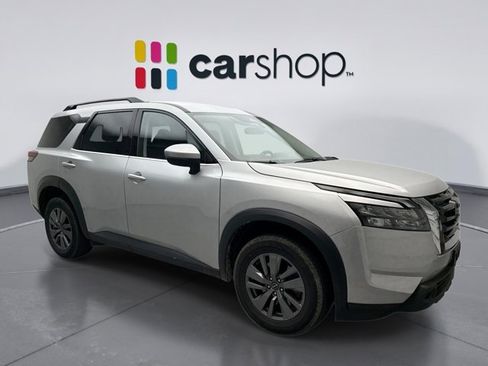 Used 2025 Nissan Pathfinder SV AWD/4WD image 7