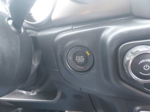 Used 2018 Jeep Wrangler Unlimited Sport S AWD/4WD image 20