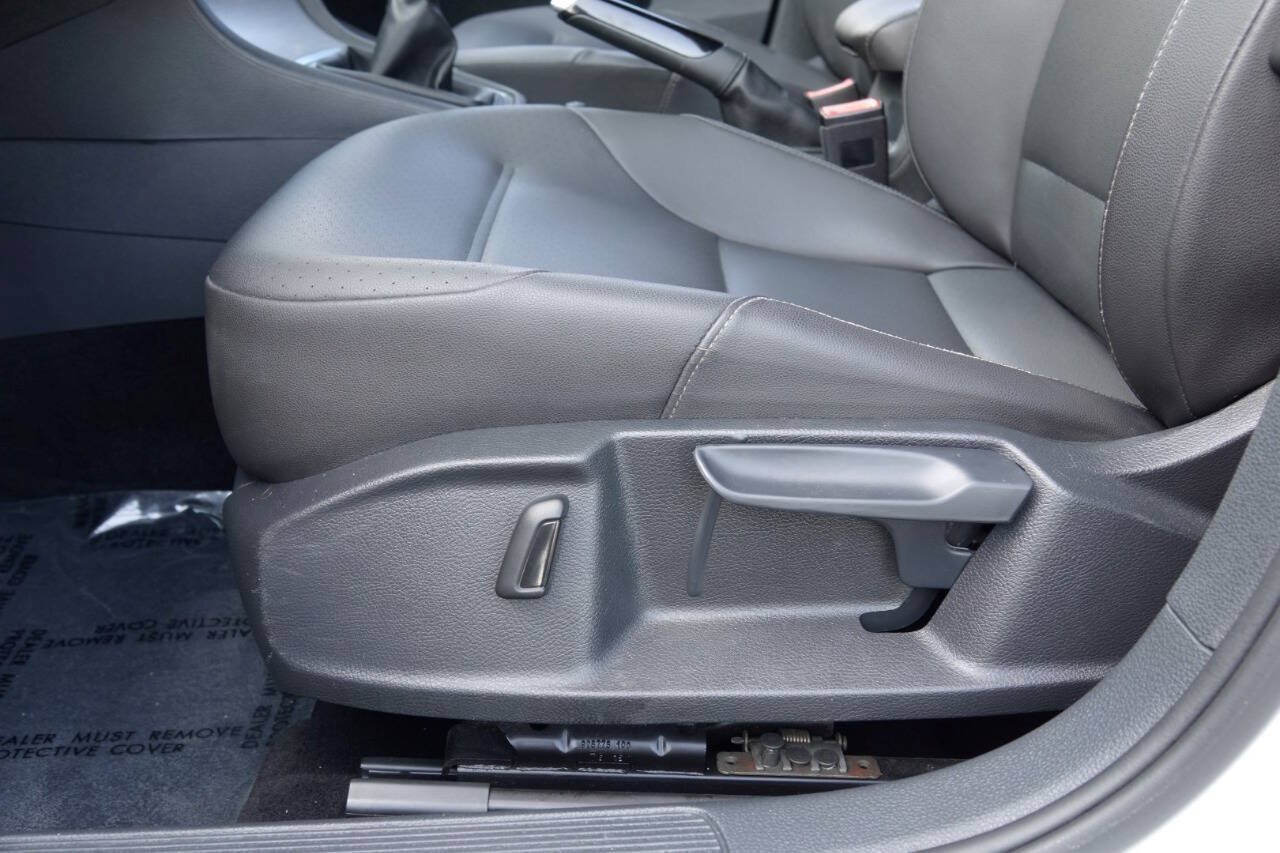 Used 2015 Volkswagen Golf TDI S FWD image 59