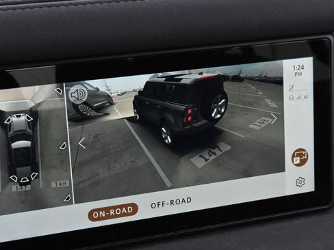 Used 2022 Land Rover Defender 110 X-Dynamic SE image 28