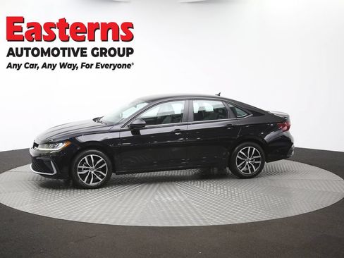 Used 2025 Volkswagen Jetta SE FWD image 57