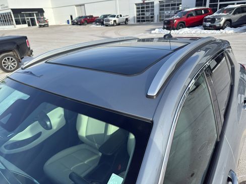 Used 2023 Buick Encore GX Essence w/ Experience Buick Package image 3