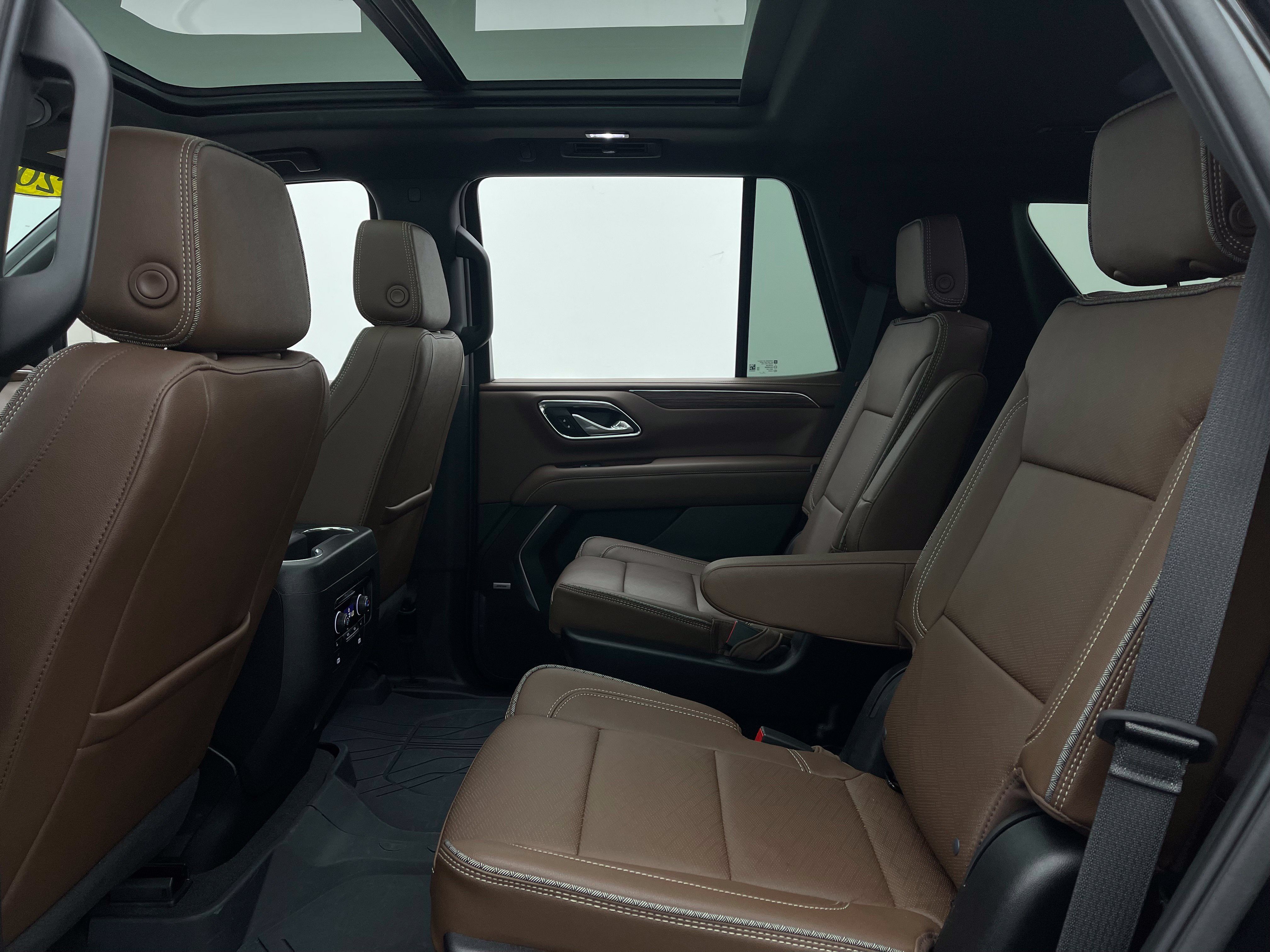 Used 2024 Chevrolet Tahoe High Country AWD/4WD image 47