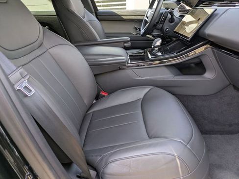 Used 2025 Land Rover Range Rover Sport S image 31