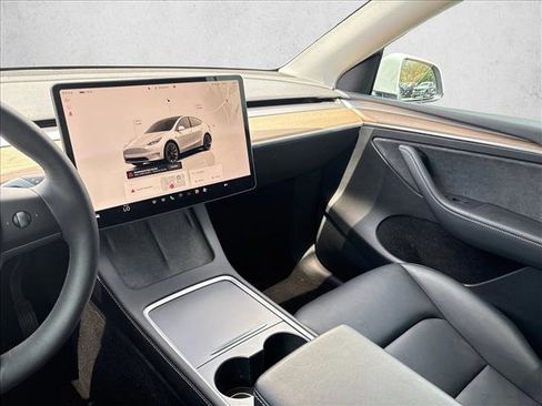 Used 2023 Tesla Model Y Long Range AWD/4WD image 14