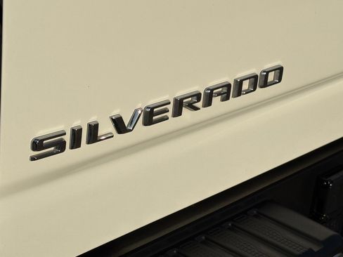 Used 2024 Chevrolet Silverado 3500 LTZ w/ LTZ Plus Package image 11