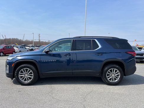 Used 2023 Chevrolet Traverse LT image 2