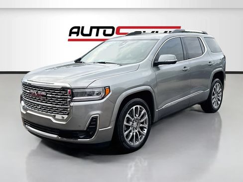 Used 2023 GMC Acadia Denali w/ Denali Ultimate Package FWD image 3