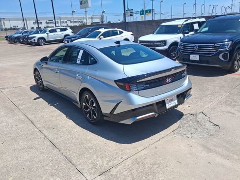 Used 2025 Hyundai Sonata SEL FWD image 8