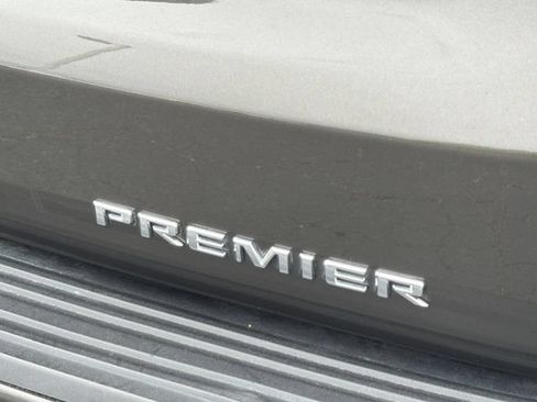Used 2021 Chevrolet Suburban Premier RWD image 25