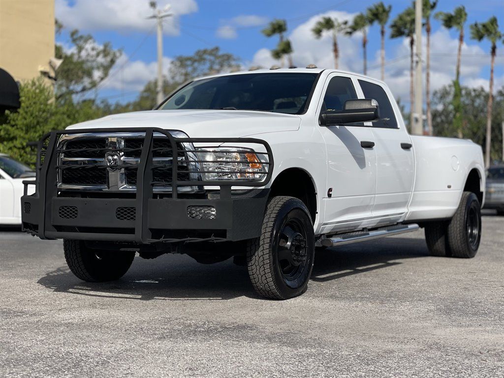 Used 2018 RAM 3500 Tradesman w/ Chrome Appearance Group AWD/4WD image 17