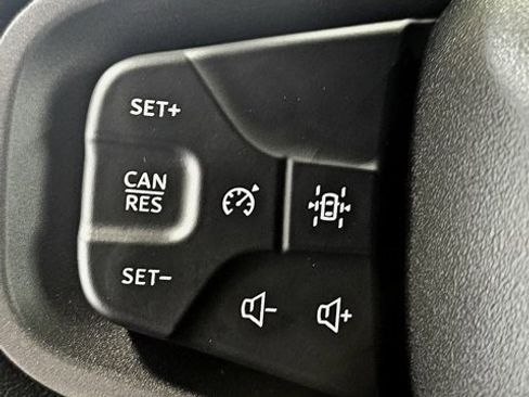 Used 2023 Ford Bronco Badlands image 21