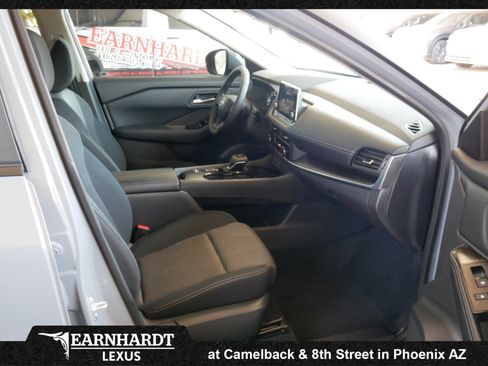 Used 2026 Nissan Rogue SV FWD image 10