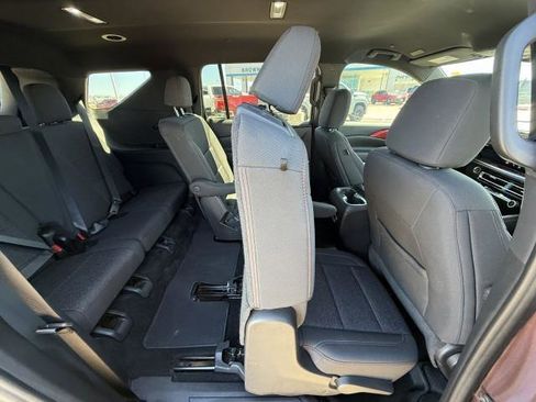 Used 2024 Chevrolet Traverse Z71 image 32