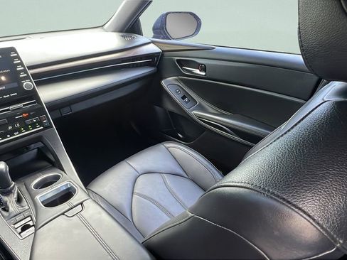 Certified 2022 Toyota Avalon XLE FWD image 12