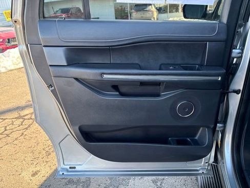 Used 2024 Ford Expedition Max XLT image 8