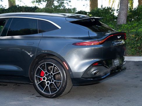 Used 2021 Aston Martin DBX image 10