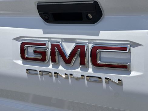 New 2026 GMC Canyon Elevation w/ Technology Package AWD/4WD image 27