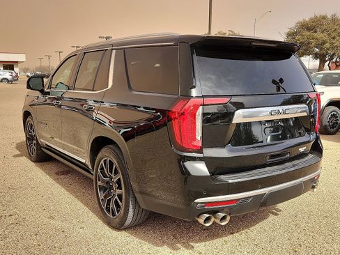 Used 2023 GMC Yukon Denali w/ Denali Reserve Package image 3