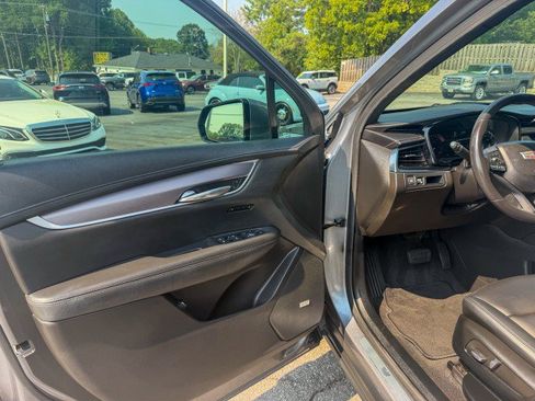 Used 2022 Cadillac XT6 Luxury FWD image 16