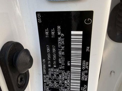 Used 2021 Toyota 4Runner Venture w/ Moonroof Package image 13