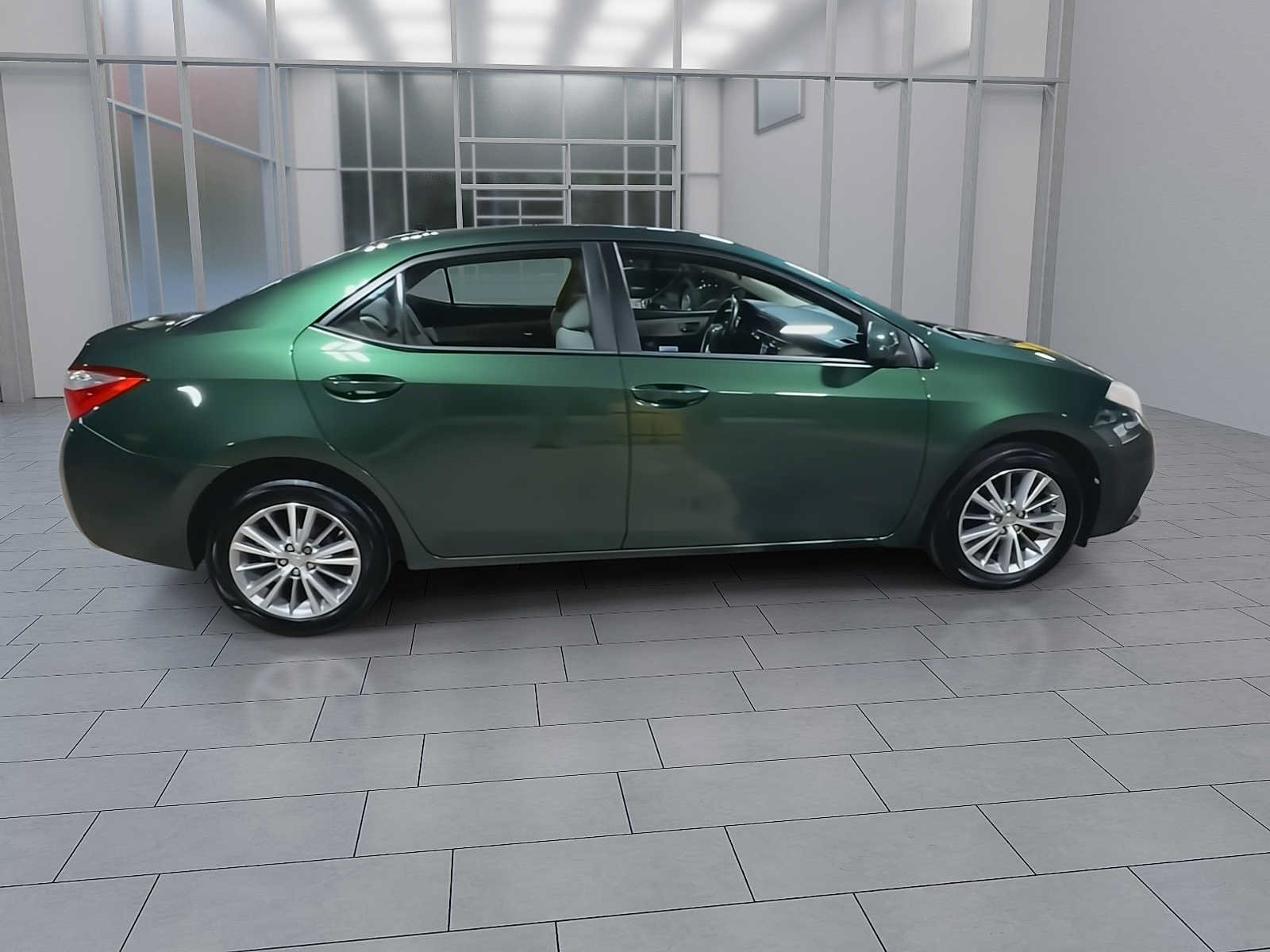 Used 2015 Toyota Corolla LE FWD image 9