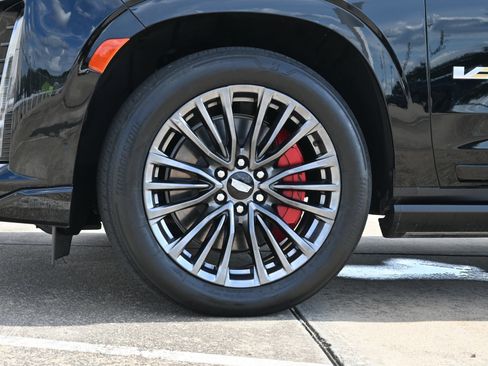 Used 2023 Cadillac Escalade V AWD/4WD image 29