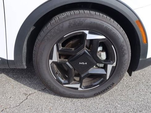 Certified 2026 Kia Sportage EX w/ EX Panorama Roof Package image 11