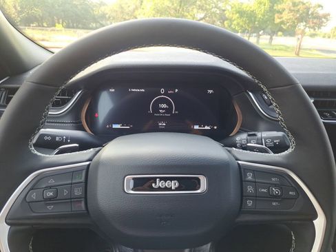 New 2025 Jeep Grand Cherokee L Laredo w/ Luxury Tech Group I image 10