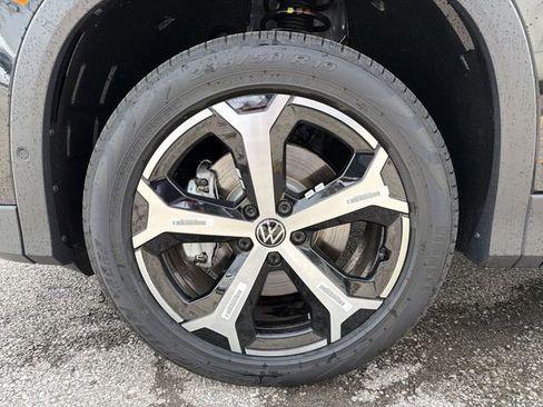 New 2026 Volkswagen Tiguan SE AWD/4WD image 11