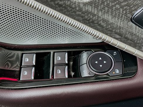 Used 2025 Ford Explorer Platinum w/ LUX Leather Package image 15