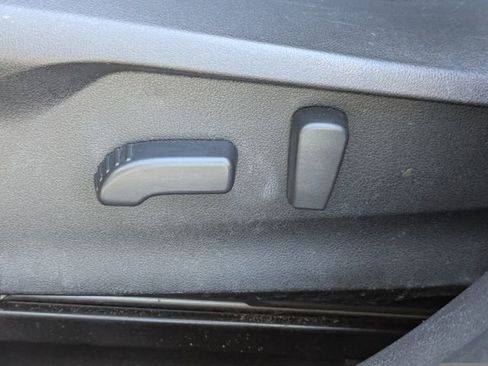 Used 2019 Subaru Crosstrek 2.0i Limited w/ Moonroof Package w/Navigation image 23