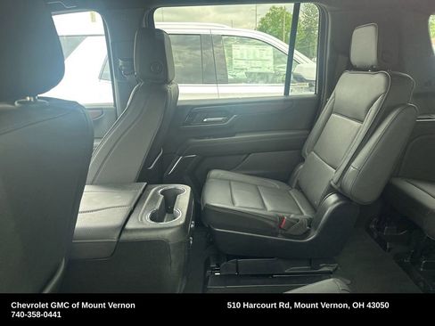 Used 2025 GMC Yukon XL Denali AWD/4WD image 11