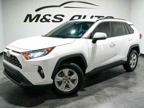 Used 2021 Toyota RAV4 XLE image 2