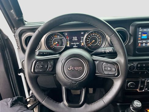 Used 2023 Jeep Gladiator Sport AWD/4WD image 11